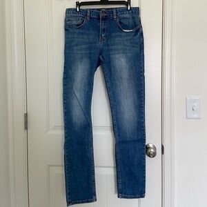 Forever 21 Men’s medium wash straight jeans — size 31